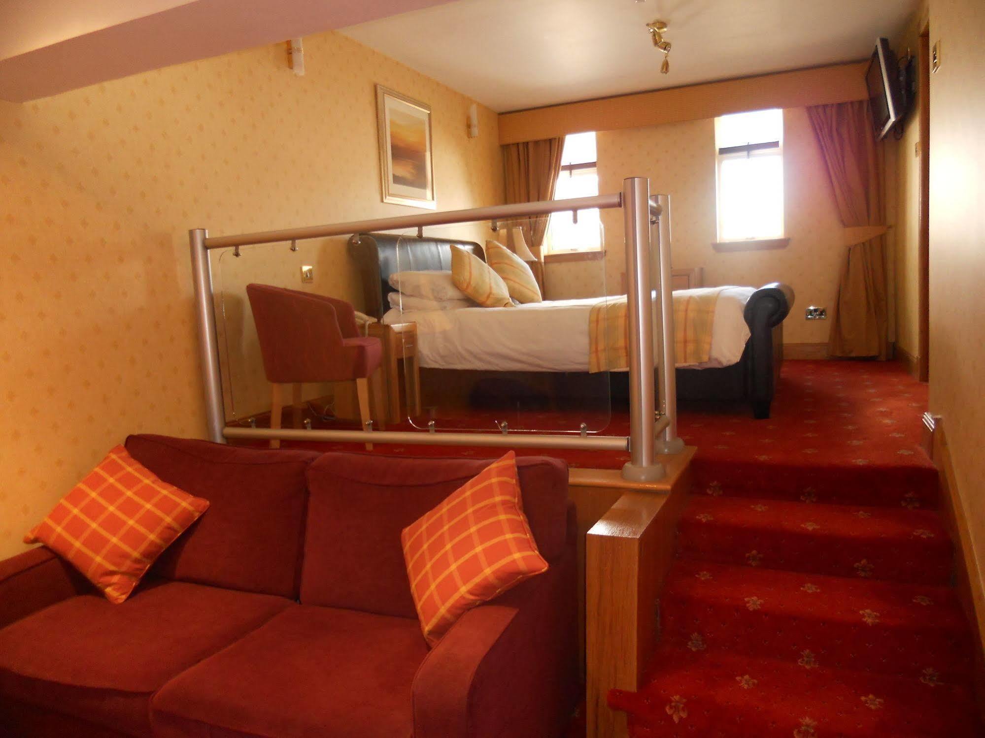 Leapark Hotel Grangemouth Eksteriør bilde